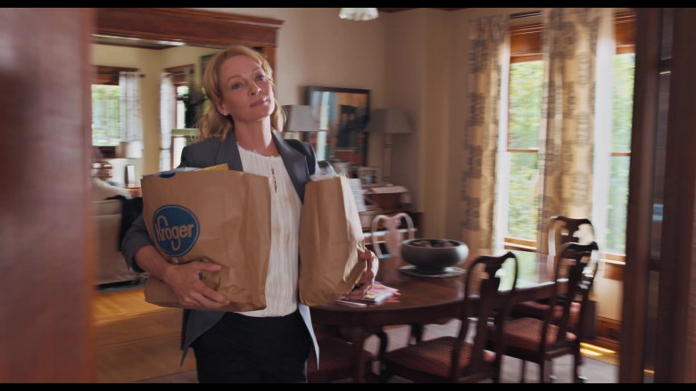Kroger Grocery Store Bags Held by Uma Thurman as Sally in The War with Grandpa Movie (1)