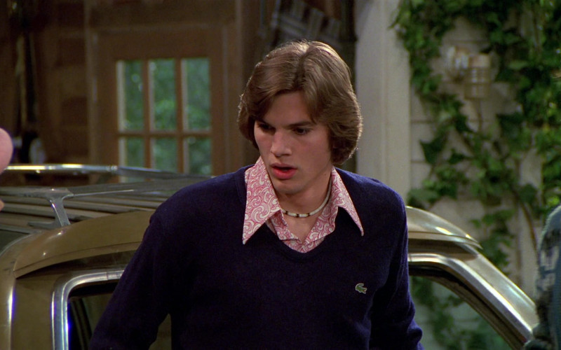 Lacoste Blue V-Neck Sweater Outfit Worn by Ashton Kutcher as Michael Kelso in That '70s Show S02E22 (4)