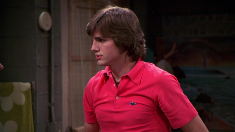 Lacoste Pink Polo Shirt Outfit of Ashton Kutcher as Michael in That '70s Show S03E18 (2)