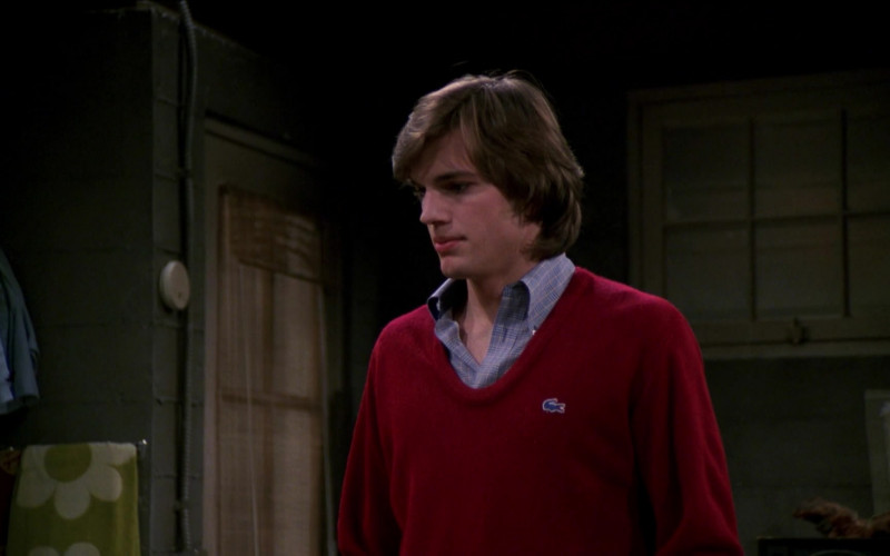Lacoste Red Sweater and Shirt Collar Outfit of Ashton Kutcher as Michael Kelso in That '70s Show S03E19 (1)