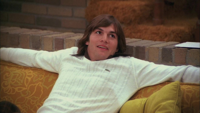 Lacoste Sweater (White) Outfit of Ashton Kutcher as Michael Kelso in That '70s Show Season 5 Episode 8 (2)