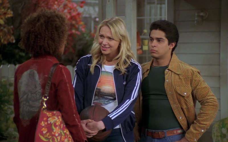 Laura Prepon as Donna Wears Adidas Jacket, Nature Print T-Shirt and Women's Flared Jeans Outfit in That '70s Show (2)