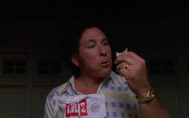 Lay's Chips Enjoyed by Don Stark as Bob Pinciotti in That '70s Show S02E01 (1)