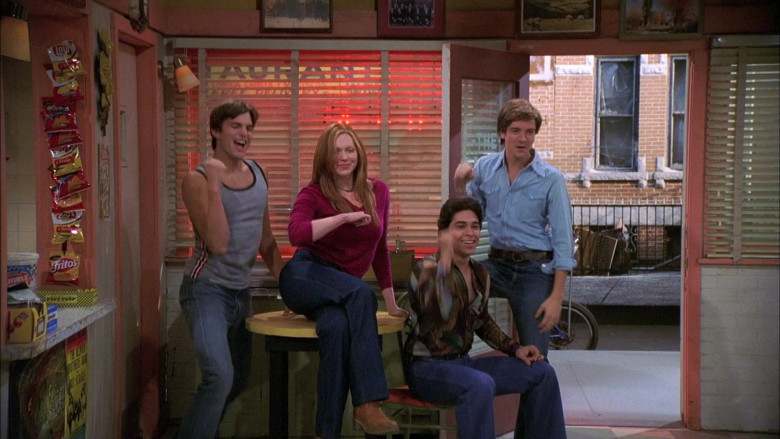 Lay's and Fritos Chips in That '70s Show S06E01 (1)