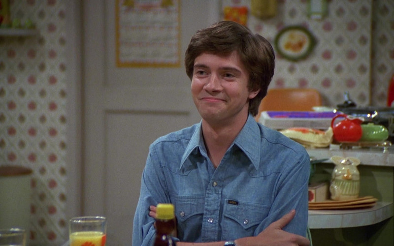 Lee Blue Shirt Outfit of Topher Grace as Eric in That ’70s Show S04E05 (1)