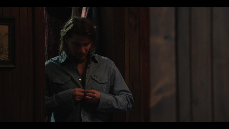 Luke Grimes as Kayce Wears Wrangler Shirt Cowboy Style in Yellowstone S03E08 TV Show (1)