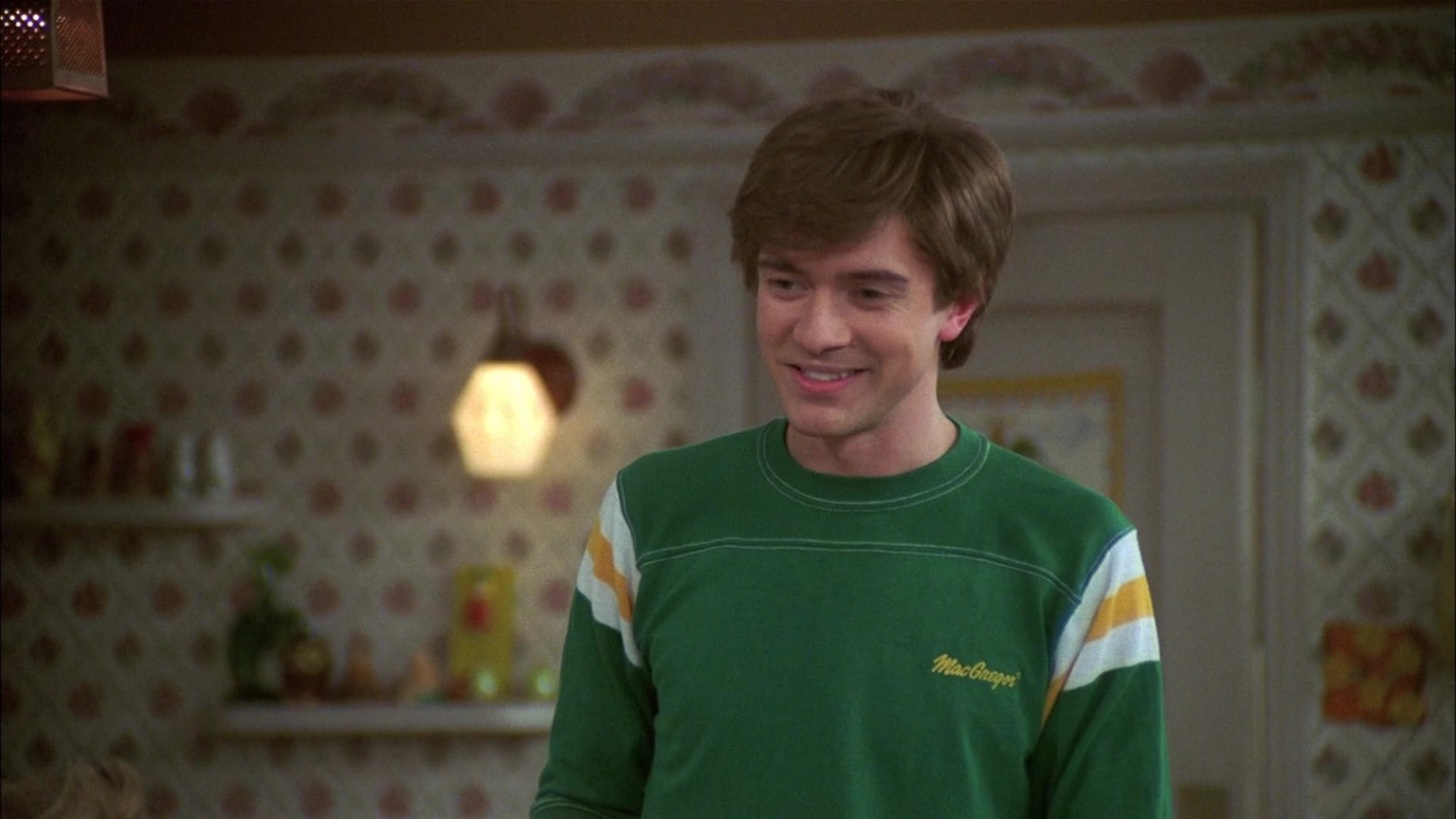 macgregor-green-t-shirt-of-topher-grace-as-eric-forman-in-that-70s