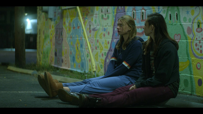 Maddie Phillips as Sterling Wears UGG Boots, Hoodie and Blue Pants Outfit in Teenage Bounty Hunters TV Show by Netflix