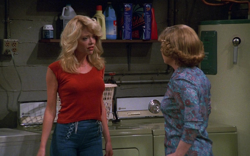 Maytag Washing Machines in That '70s Show S02E23 "Holy Crap!" (2000)