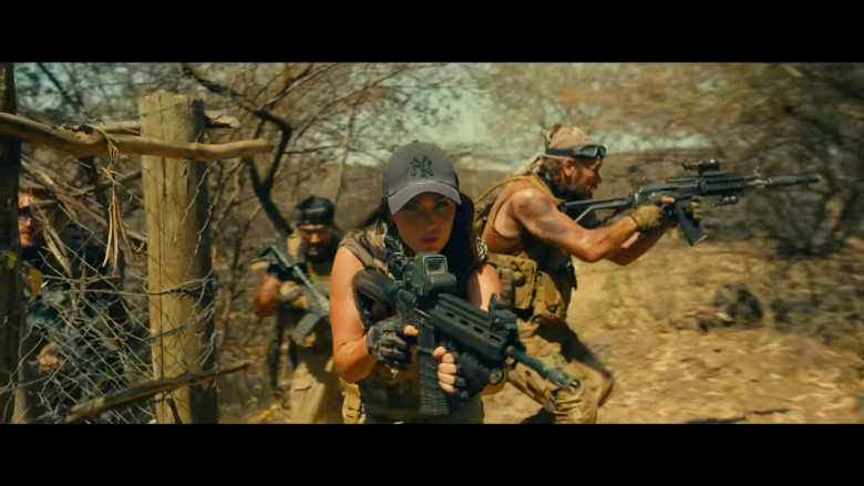 Megan Fox Wears New Era New York Yankees Black Cap in Rogue Movie (1)