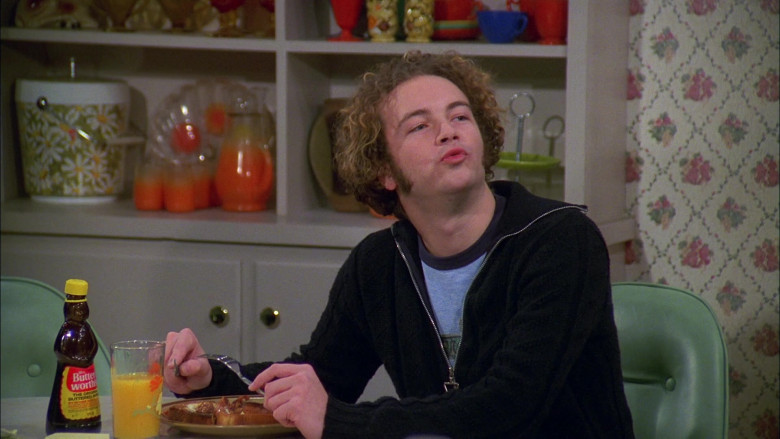 Mrs. Butterworth’s Syrup Enjoyed by Danny Masterson as Steven Hyde in That ’70s Show S02E14 (3)