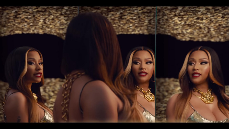 Nicki Minaj Wears Versace Gold Chain Necklace Huge Medusa in Expensive Music Video (2)