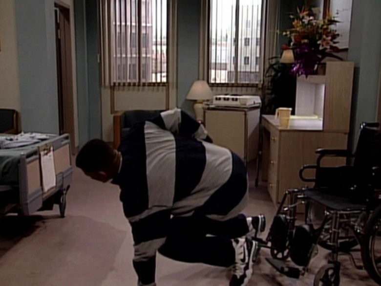 Nike Shoes of Will Smith in The Fresh Prince of Bel-Air S05E16 (2)