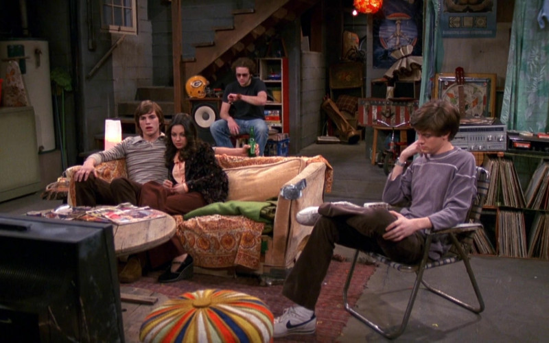 Nike Sneakers, Velvet Brown Pants and Purple Sweatshirt Outfit of Topher Grace as Eric in That '70s Show S03E21 (1)