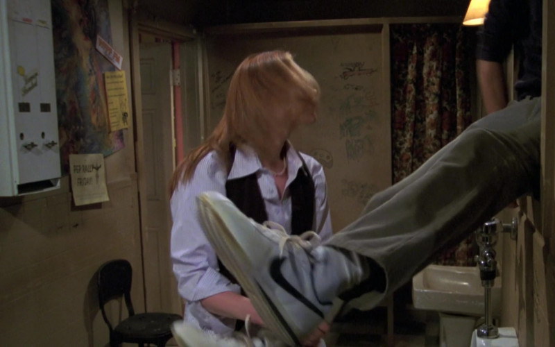 Nike Sneakers of Actor Ashton Kutcher as Character Michael Kelso in That '70s Show S06E05