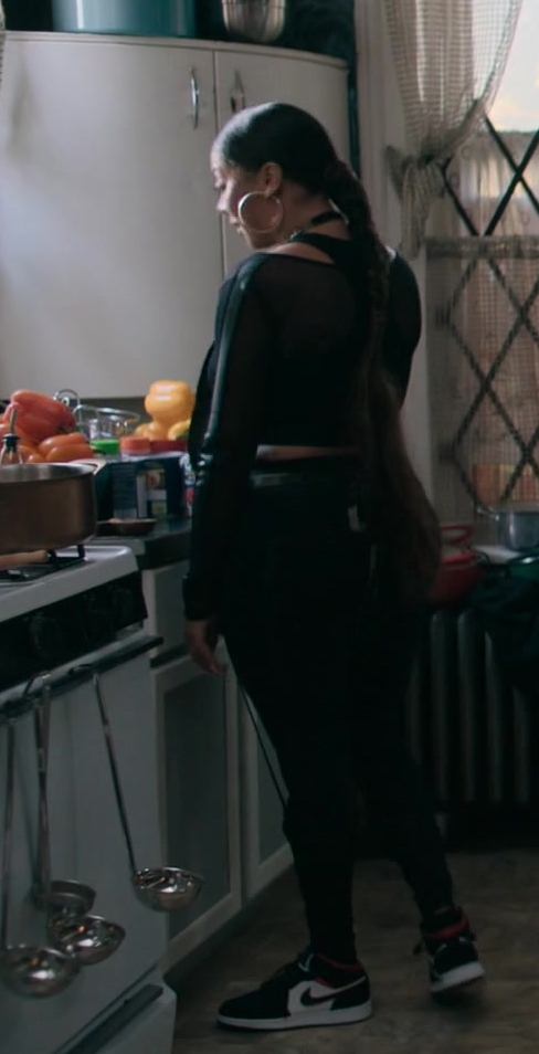 Nike Women’s Sneakers in The Chi S03E07