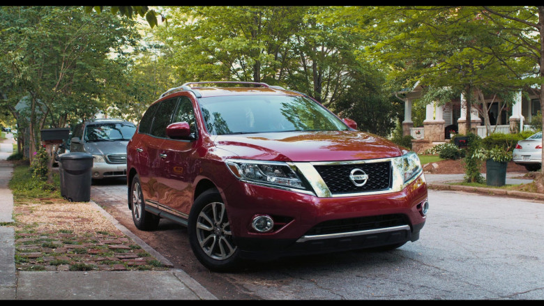 Nissan Pathfinder SL Red SUV in The War with Grandpa 2020 Movie (2)