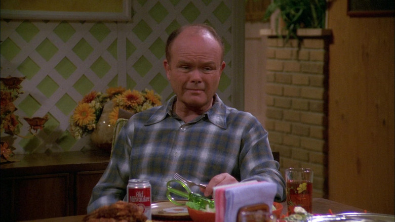 Old Milwaukee Beer Can of Kurtwood Smith as Red Forman in That ’70s Show S01E25 (1)