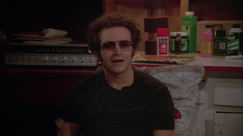 Old Spice Deodorant of Danny Masterson as Steven Hyde in That '70s Show S06E11