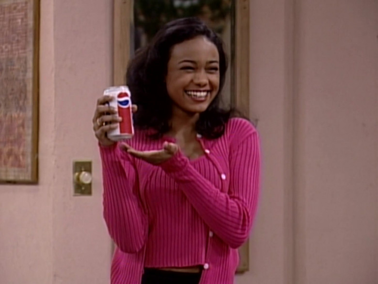 Pepsi Cola Enjoyed by Tatyana Ali as Ashley Banks in The Fresh Prince of Bel-Air S06E20 (3)