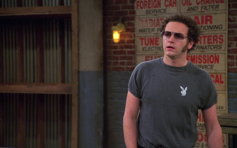 Playboy Men's T-Shirt of Danny Masterson as Steven Hyde in That '70s Show S08E16 (2)