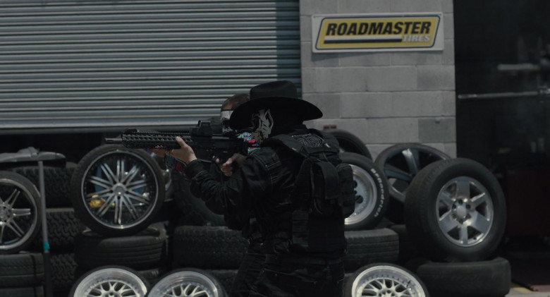 Roadmaster Tires Sign in The Tax Collector (2020)