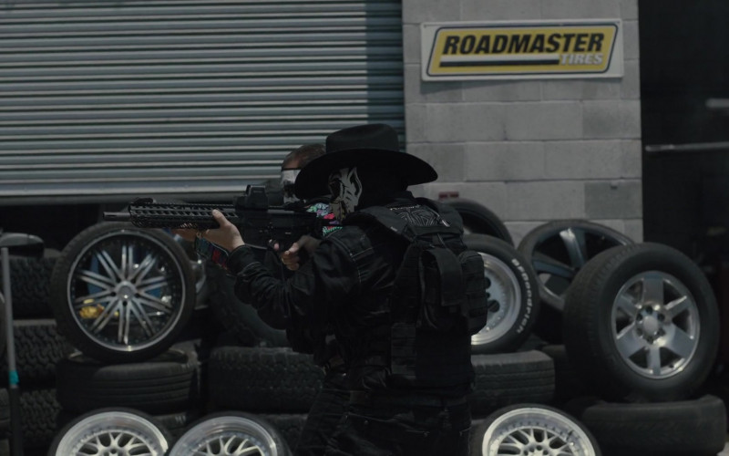 Roadmaster Tires Sign in The Tax Collector (2020)