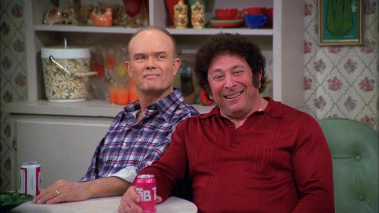 TAB Soda Drink Enjoyed by Don Stark as Bob Pinciotti in That '70s Show S05E19