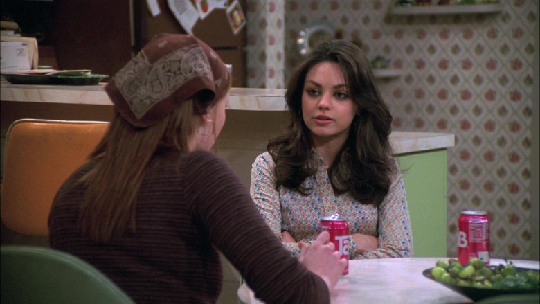 TAB Soda Drink Enjoyed by Mila Kunis as Jackie Burkhart in That '70s Show S06E15