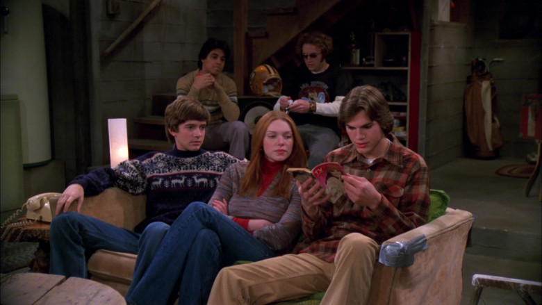 TV Guide Magazine Held by Ashton Kutcher as Michael Kelso in That '70s Show S02E18