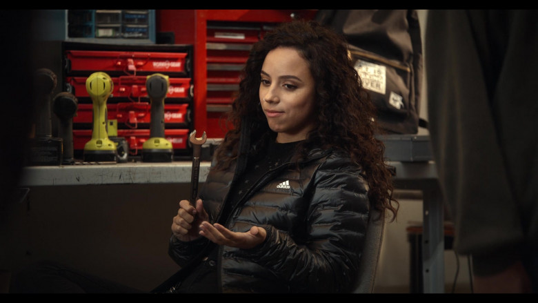 Trinkets S02E04 Outfits – Adidas Puffer Jacket of Kiana Madeira as Moe Truax (3)