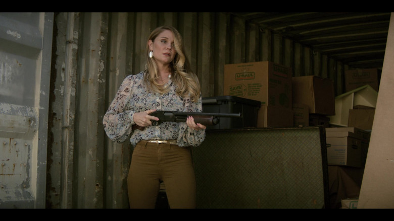 U-Haul Boxes in Teenage Bounty Hunters S01E06 (2)