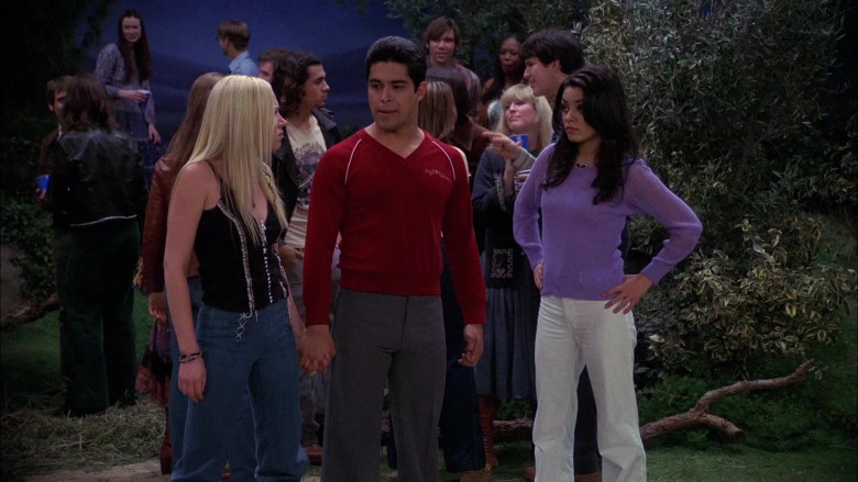 Wilmer Valderrama as Fez Wears Sergio Valente Red V-Neck Sweater Outfit in That '70s Show (3)