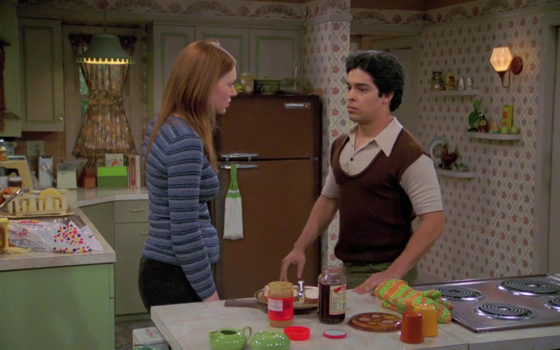 Wonder Bread in That '70s Show S06E22 Sparks (2004)