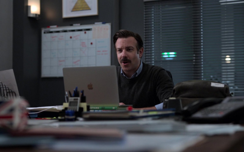 Apple MacBook Pro Laptop Used by Jason Sudeikis in Ted Lasso S01E07