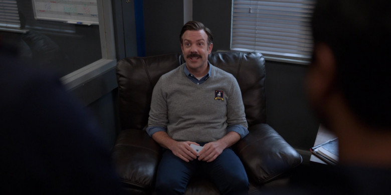 Apple iPhone Smartphone Held by Jason Sudeikis in Ted Lasso S01E09