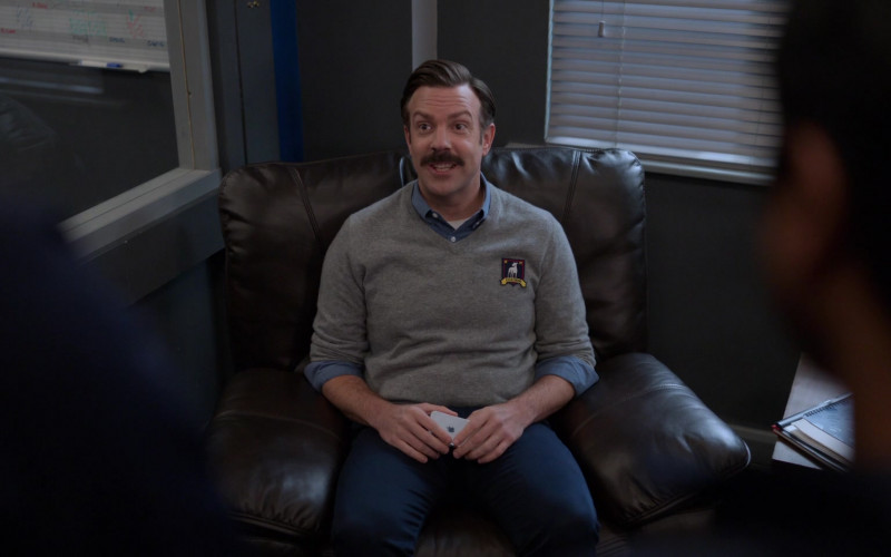 Apple iPhone Smartphone Held by Jason Sudeikis in Ted Lasso S01E09