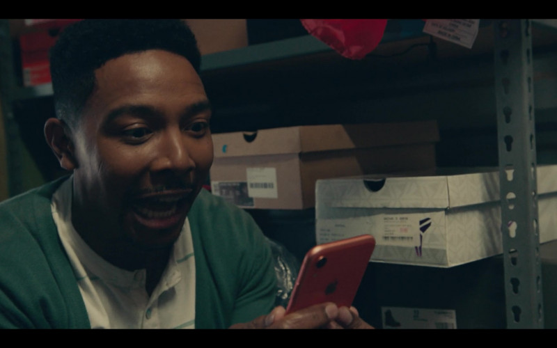 Apple iPhone Smartphone of Allen Maldonado as Devin in Sneakerheads S01E01