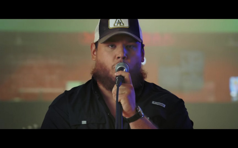 Columbia Shirt Outfit of Luke Combs in Lovin’ On You (1)