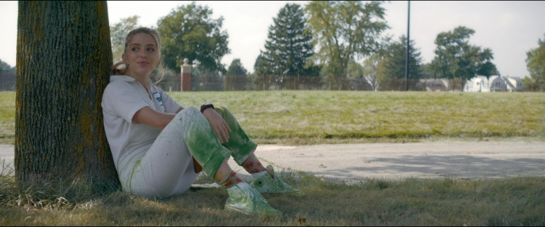 Converse White Shoes of Jessica Rothe as Samantha in Utopia S01E01