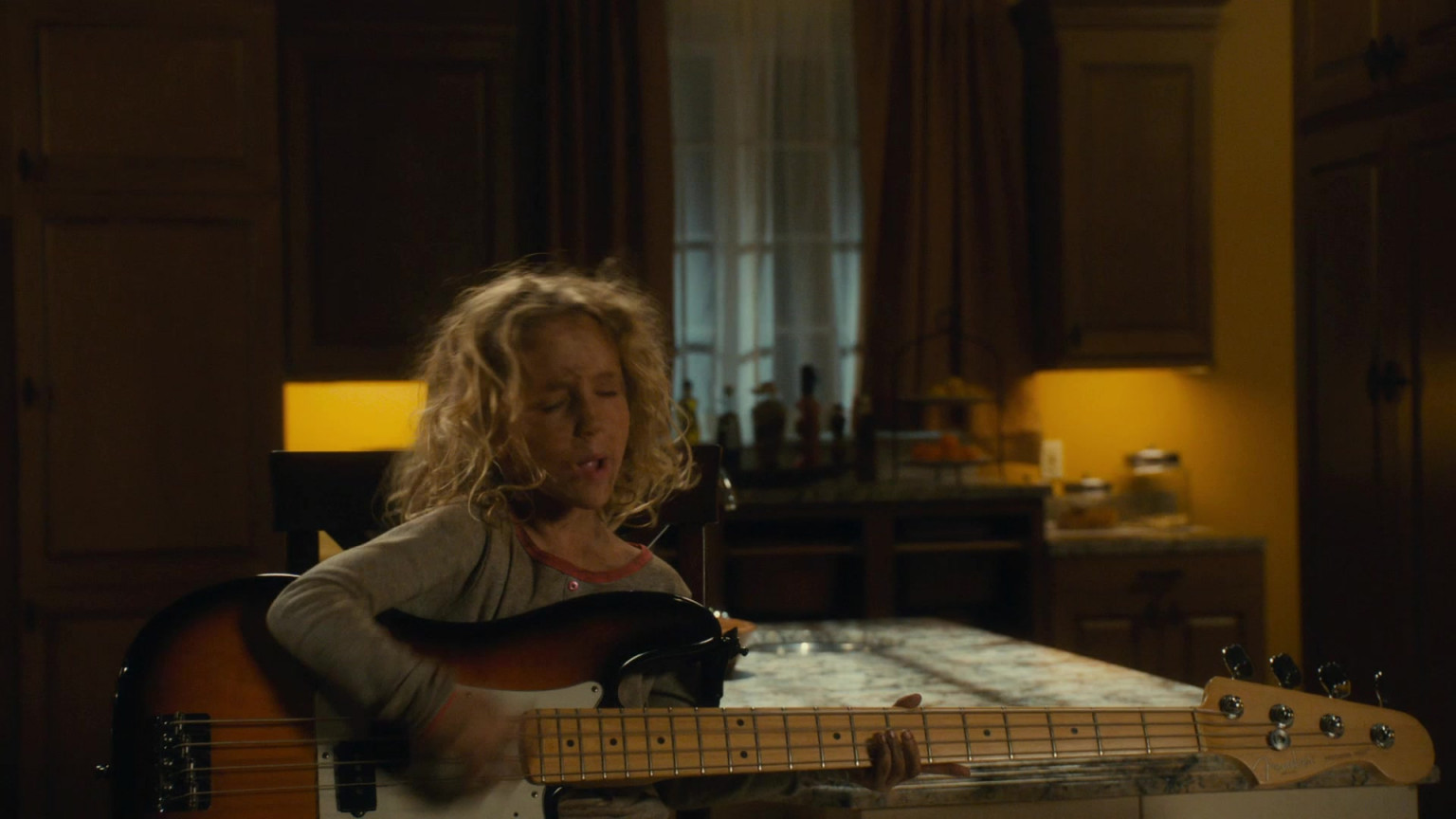 Fender Guitar In Scary Movie 5 (2013)