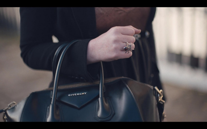 Givenchy Bag of Katherine Ryan in The Duchess S01 "Episode Two" (2020)