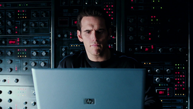 HP Laptop of Matt Dillon as Trip Murphy in Herbie Fully Loaded (1)