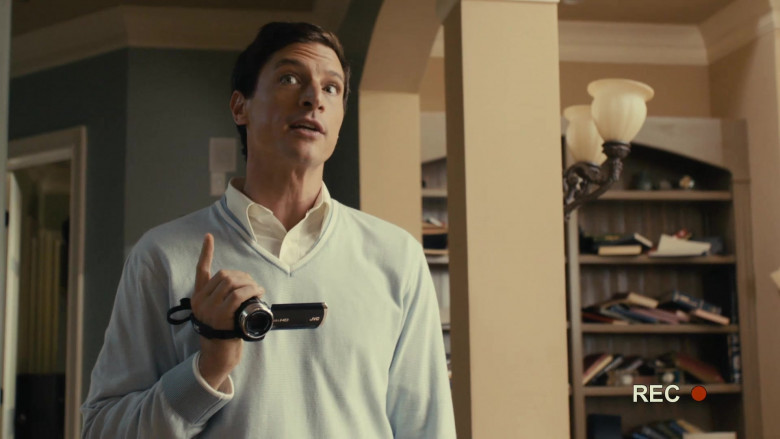 JVC Video Camera of Simon Rex as Dan Sanders in Scary Movie 5 (4)