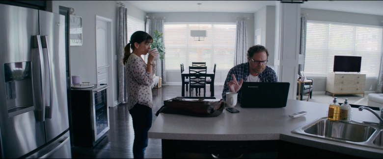 Lenovo Laptop of Rainn Wilson as Michael Stearns in Utopia S01E06 TV Show (2)