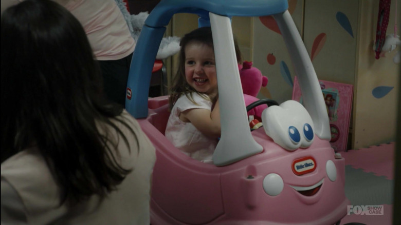 Little Tikes Cozy Coupe in Wentworth S08E08