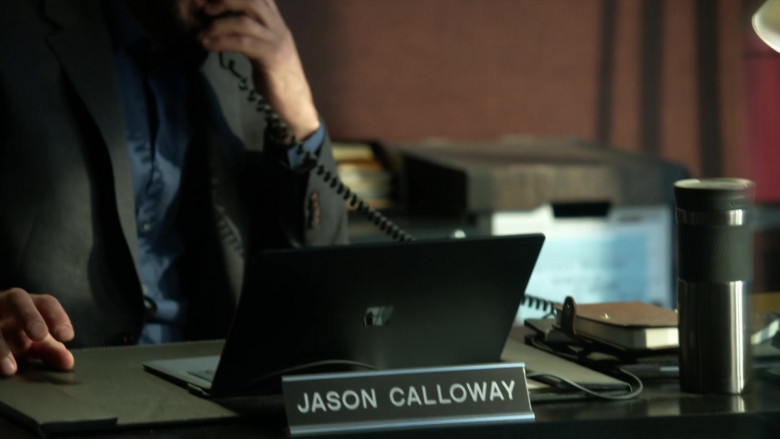 Microsoft Surface Black Notebook of David Fumero as Lt. Jason Calloway in L.A.'s Finest S02E06