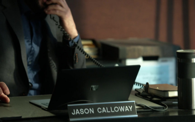 Microsoft Surface Black Notebook of David Fumero as Lt. Jason Calloway in L.A.'s Finest S02E06