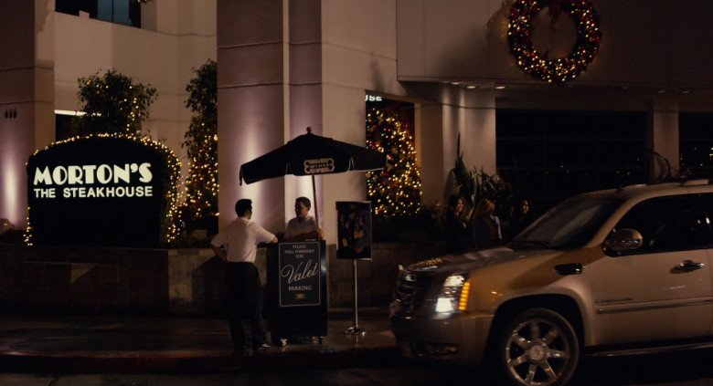 Morton's The Steakhouse Restaurant in Jack and Jill (2011)