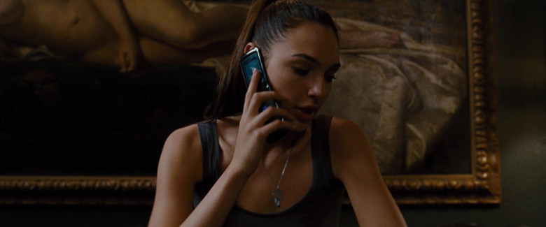 Motorola Razr x Sprint Phone of Gal Gadot as Gisele Yashar in Fast & Furious (2)